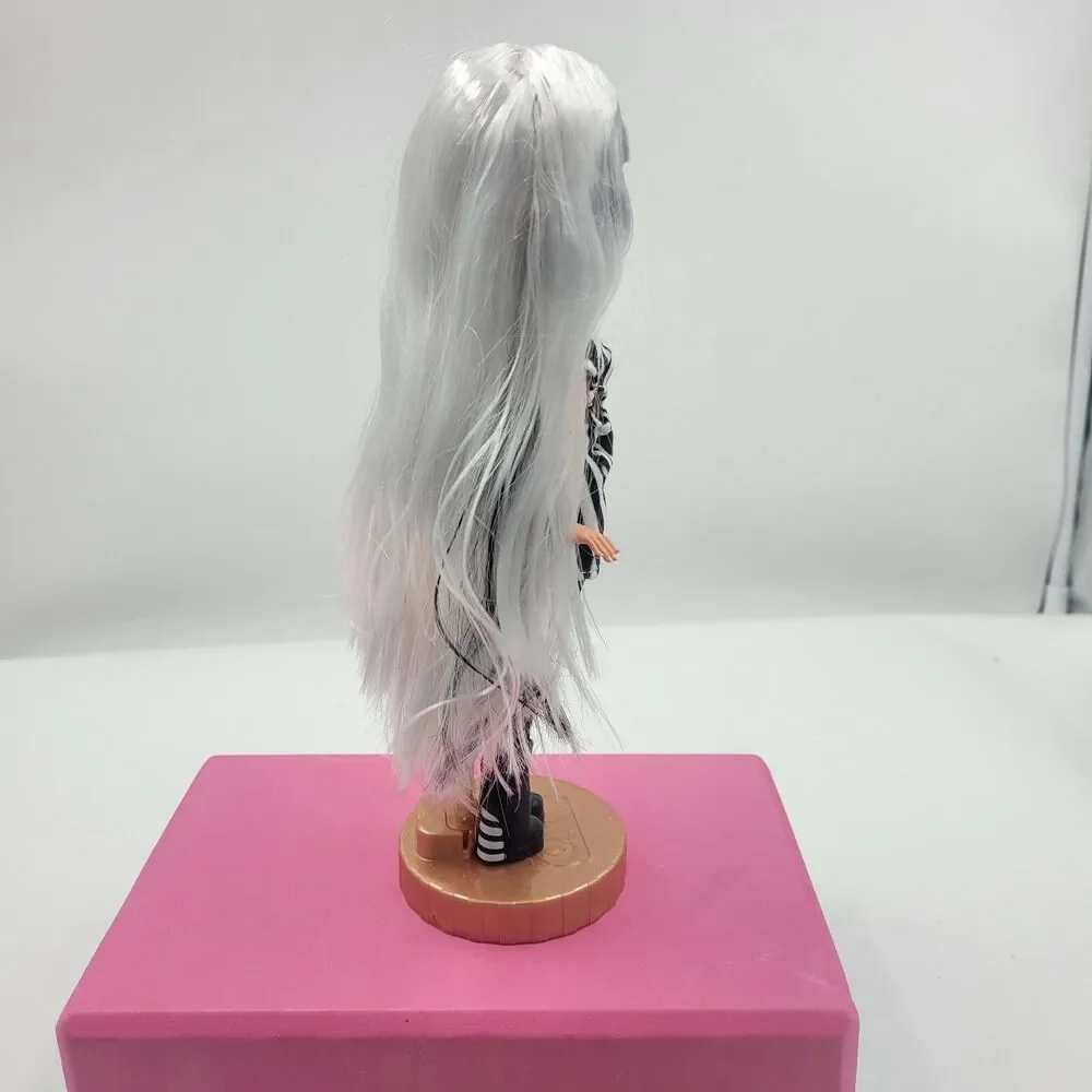 LOL OMG Surprise Dolls LIGHTS GROOVY BABE  Black White Hair Display doll 9”